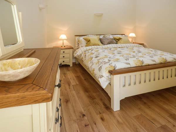 Setch Barn Villa Masham Bagian luar foto